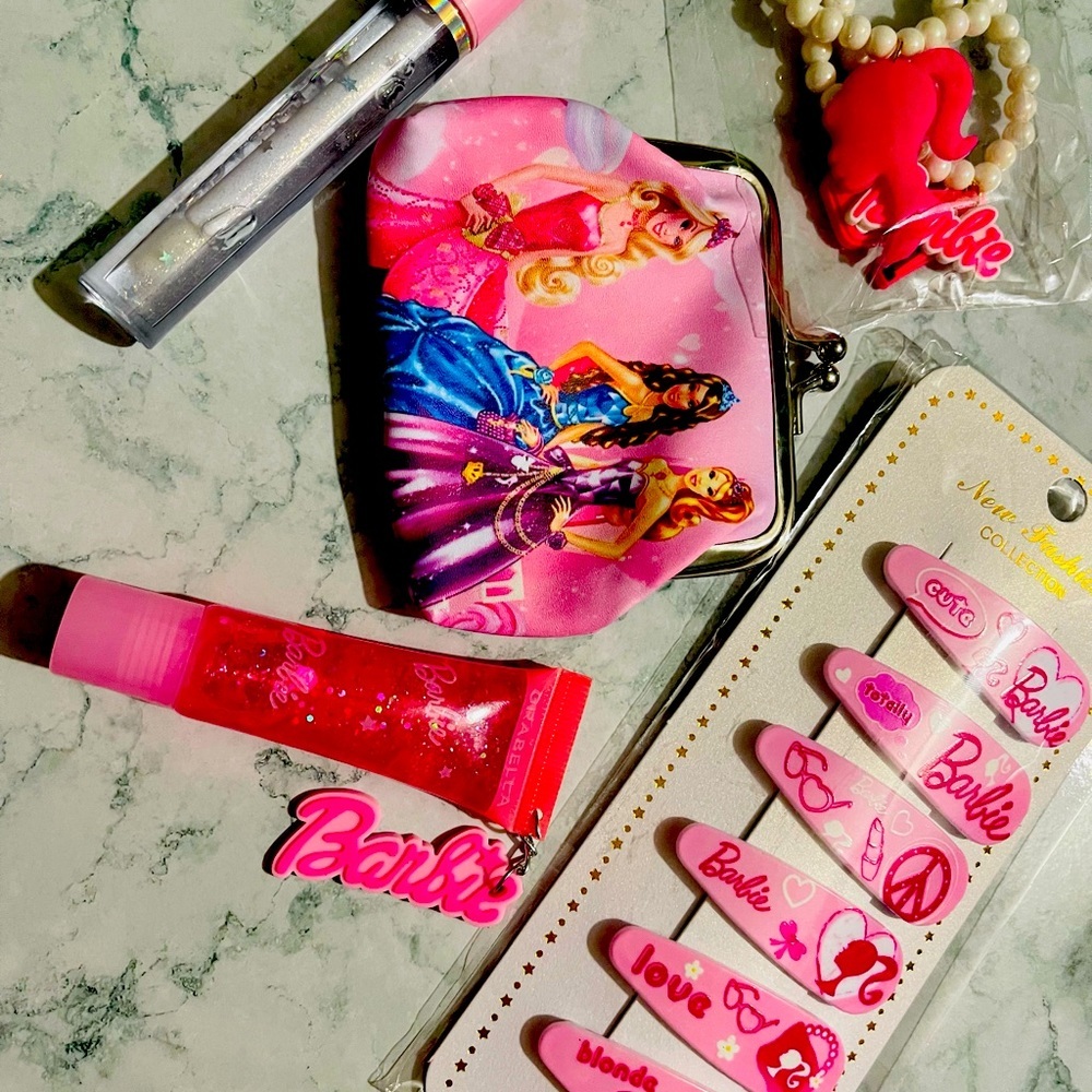 Bundle of Barbie accessories